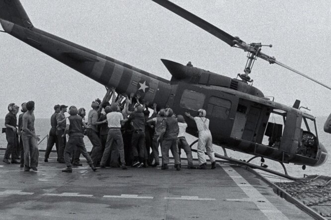 Операция «Порывистый ветер»: зачем сбрасывать вертолеты с авианосцев в море