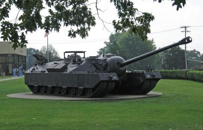 «Черепашка»: зачем в США создали 100-тонный танк на 4 гусеницах 